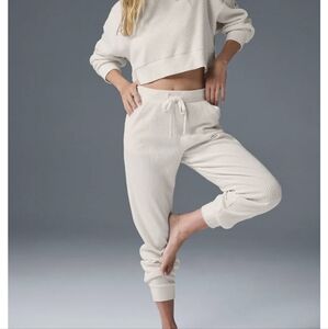 ALO Yoga | Pants & Jumpsuits | Alo Yoga Muse Sweatpants Womens Xs Ivory  Ribbed Joggers Casual Athleisure | Poshmark